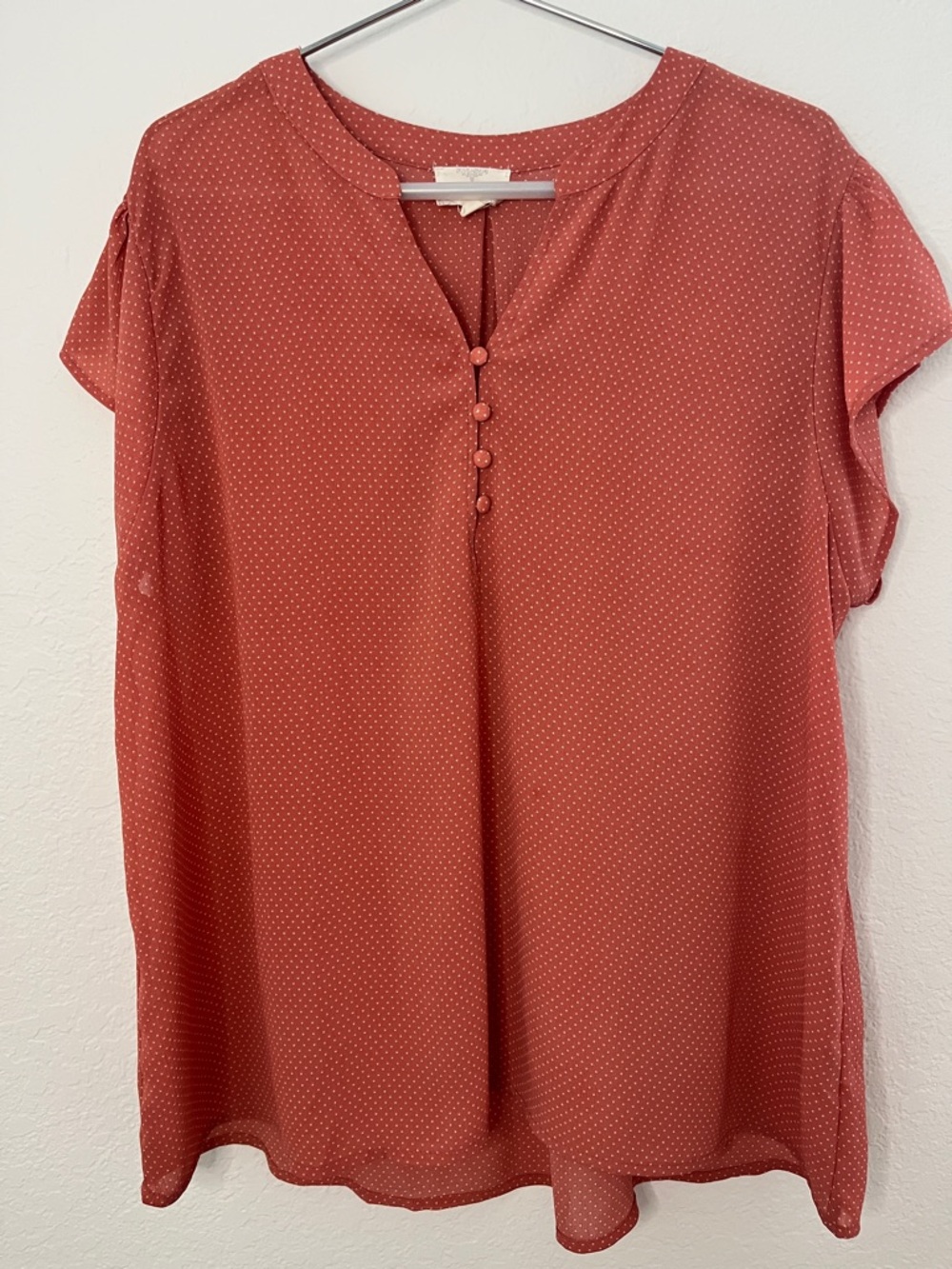 Perch By Blu Pepper Rust Polka Dot Short Sleeve Blouse with Button Placket - Picture 2 of 5